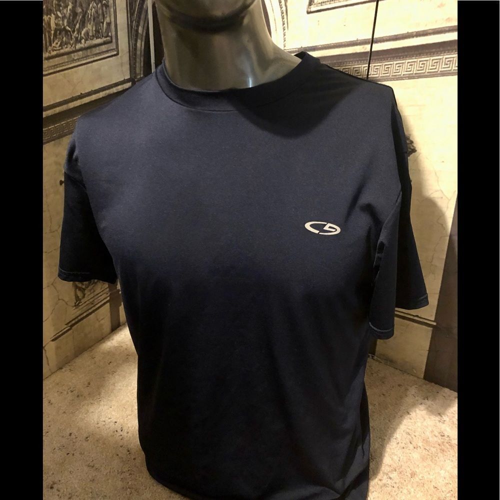 Great shirt by Champion in size XL